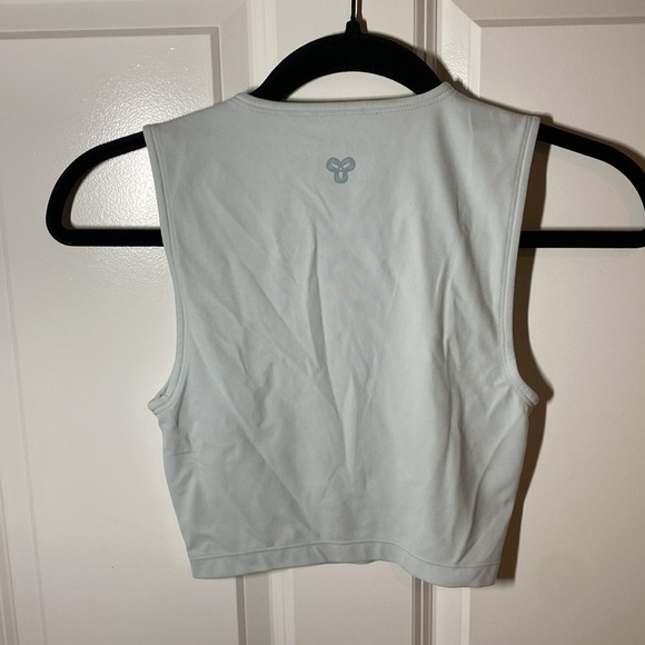 Aritiza TNAction TnaBUTTER Muscle Tank
Cropped crewneck tank Ice Blue XS - Picture 3 of 5